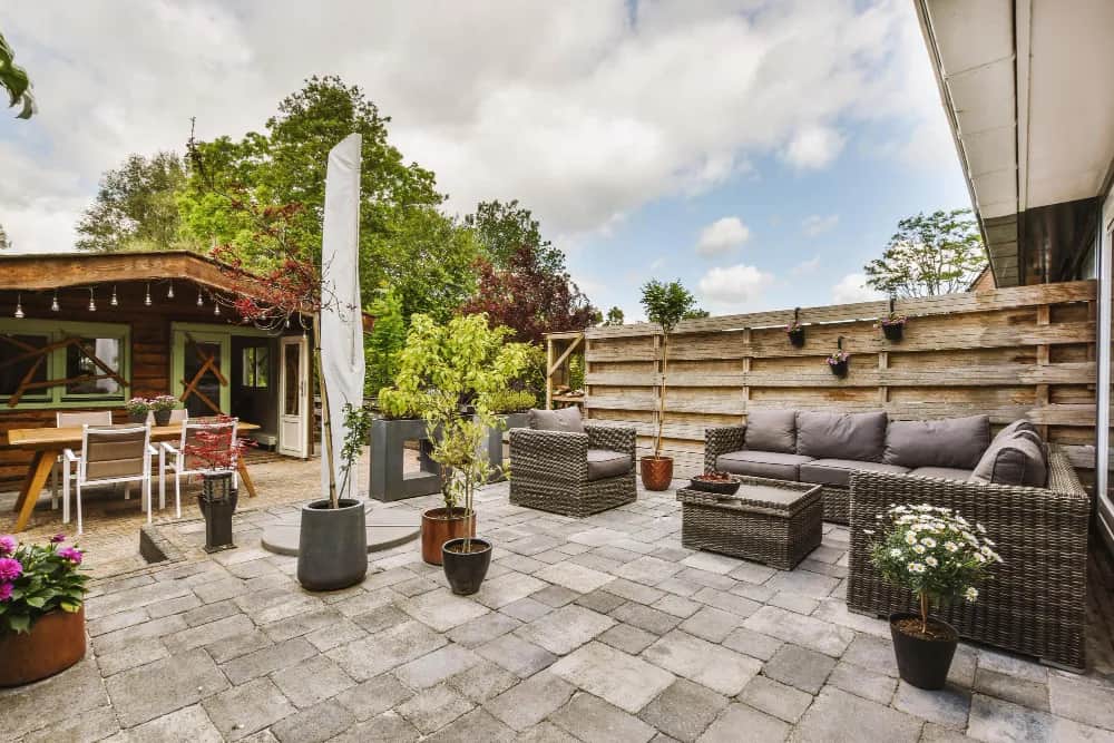 Ile kosztuje budowa altany ogrodowej? Ceny i czynniki wpływu